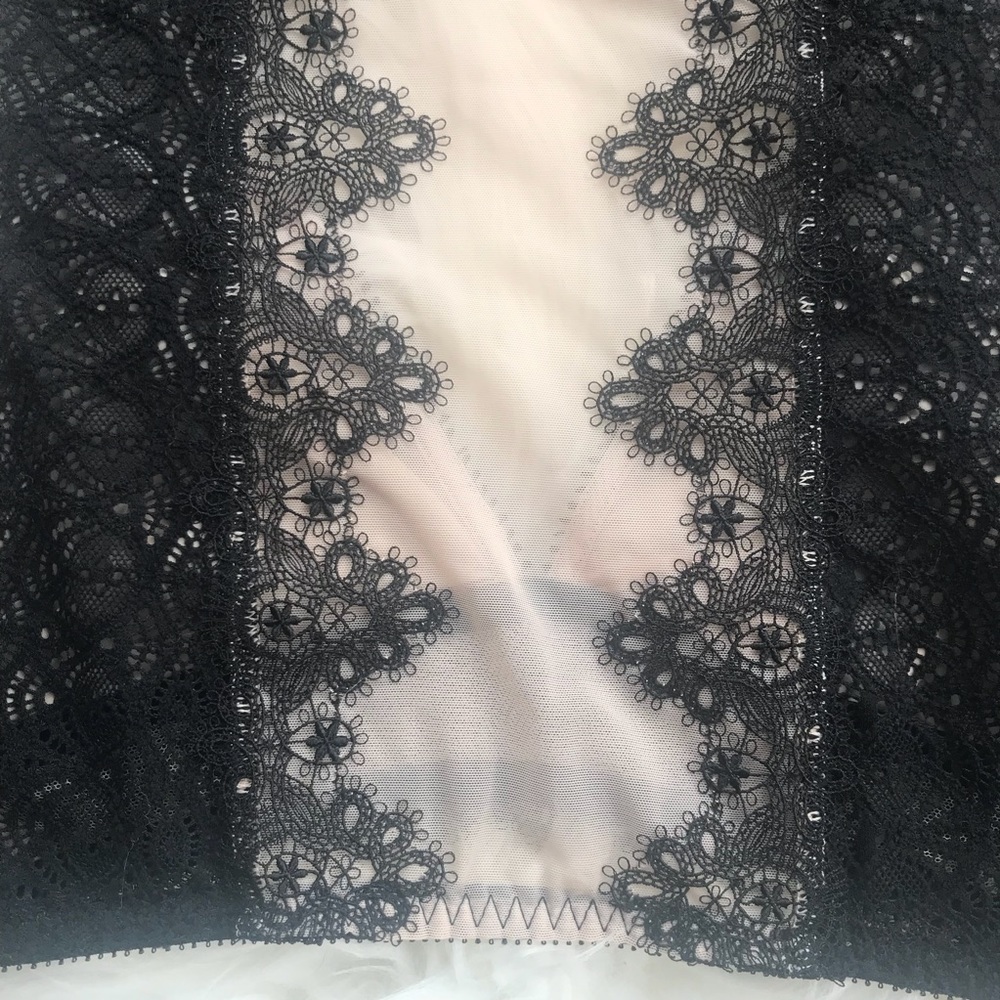 Victoria's Secret | Chantilly Plunge Bralette Lace - Picture 5 of 8